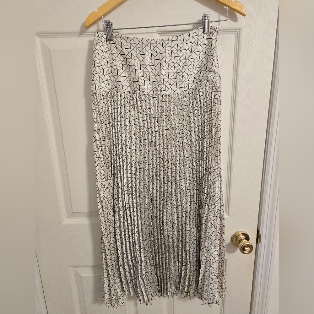 Future Collective Geometric Black And Cream Patterned Pleated Maxi Skirt Size XS